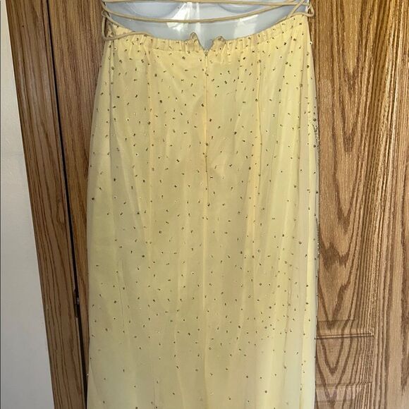 P’Zazz Prom beaded Elegant Yellow Prom Gown Size 6 - Picture 6 of 14